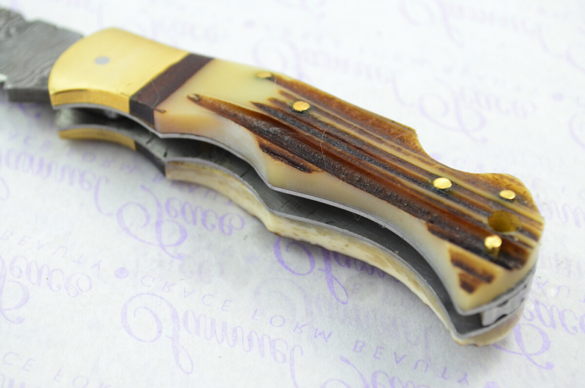 A Handmade Damascus Steel Pocket Knife - Stag Horn Scales - Image 3
