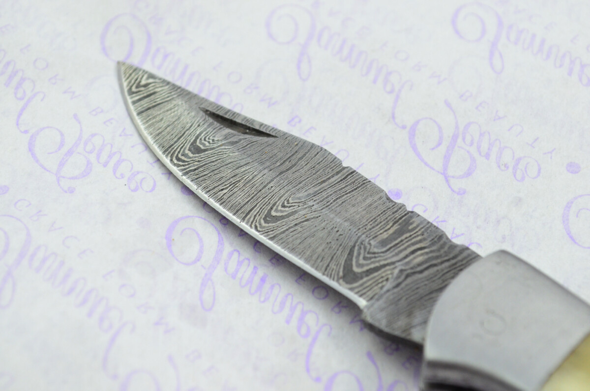 A Handmade Damascus Steel Pocket Knife - Camel Bone Scales - Image 4