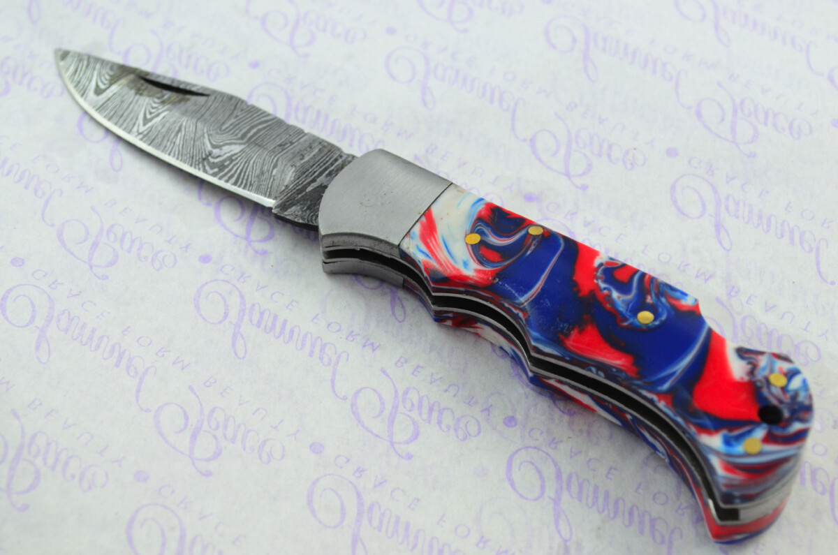 A Handmade Damascus Steel Pocket Knife - Americana Resin Scales - Image 2