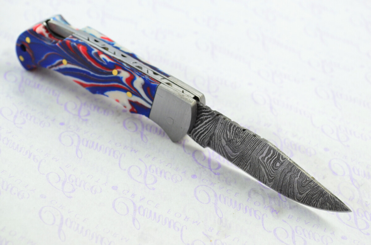 A Handmade Damascus Steel Pocket Knife - Americana Resin Scales - Image 5