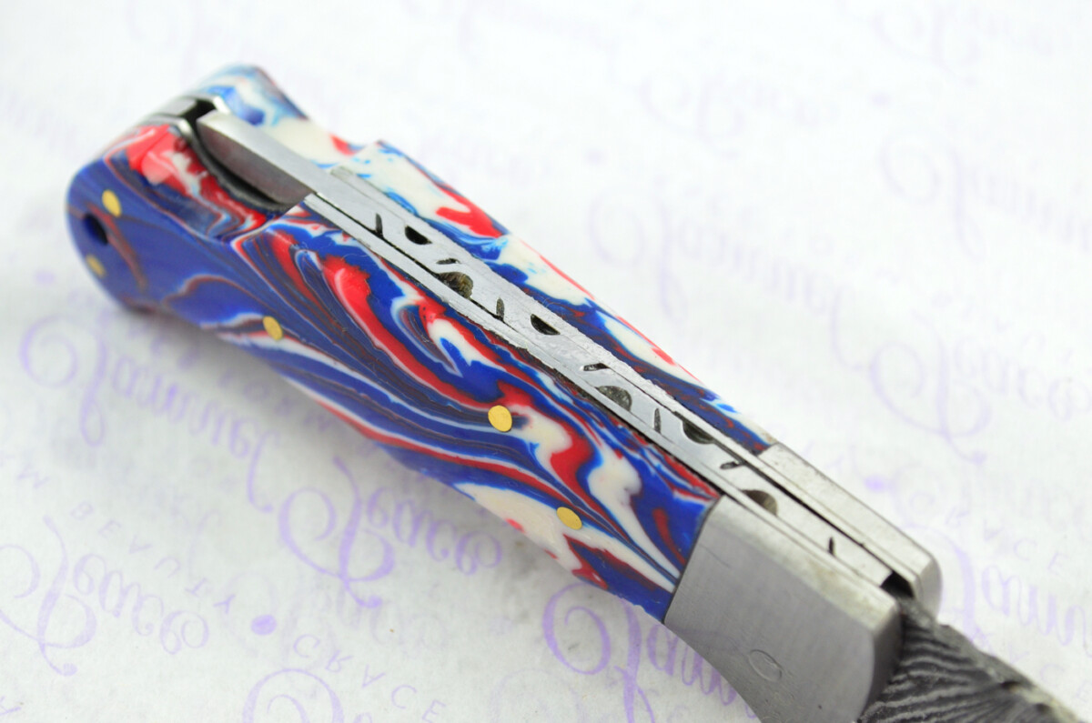 A Handmade Damascus Steel Pocket Knife - Americana Resin Scales - Image 6