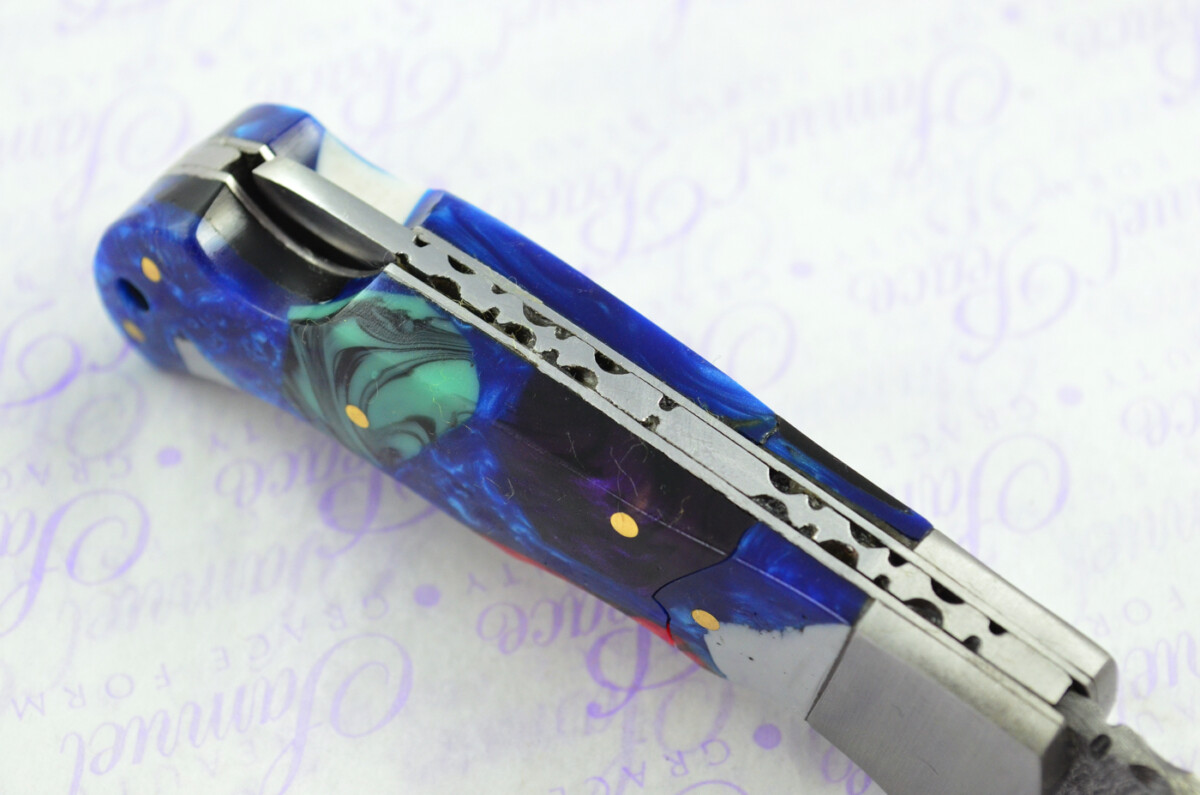A Handmade Damascus Steel Pocket Knife -  Resin Scales - Image 6