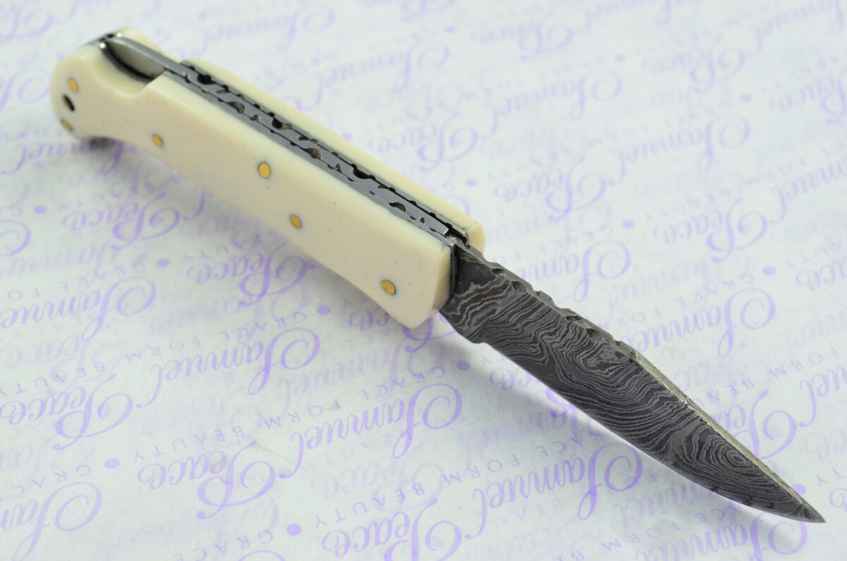 A Handmade Damascus Steel Pocket Knife - Cream Resin Scales - Image 5