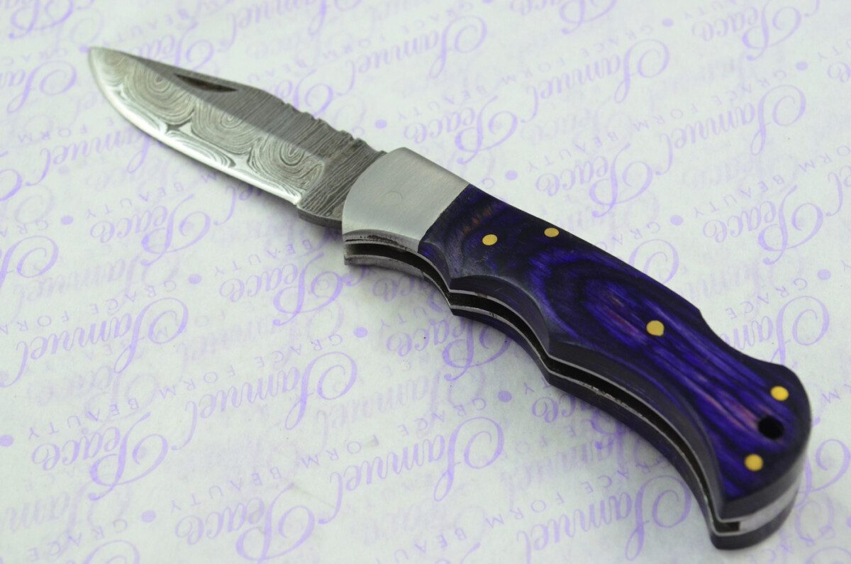 A Handmade Damascus Steel Pocket Knife - Indigo Laminate Wood Scales - Image 2
