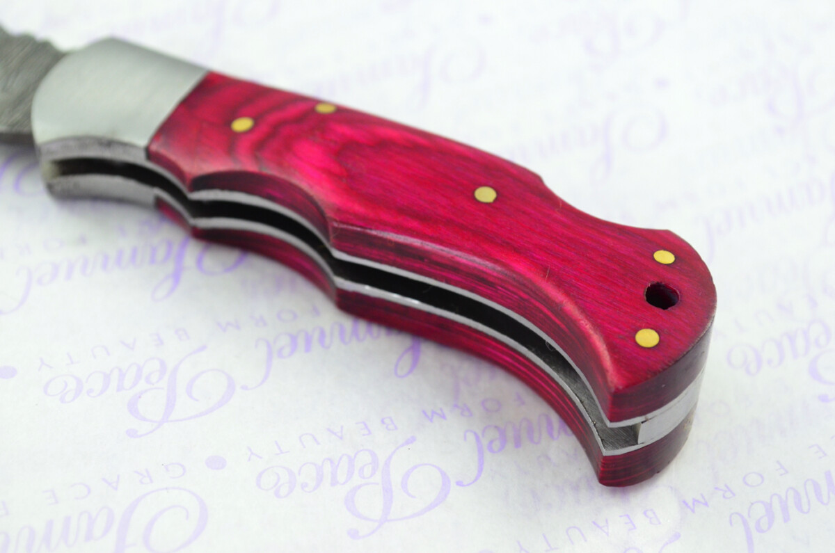 A Handmade Damascus Steel Pocket Knife - Magenta Laminate Wood Scales - Image 3