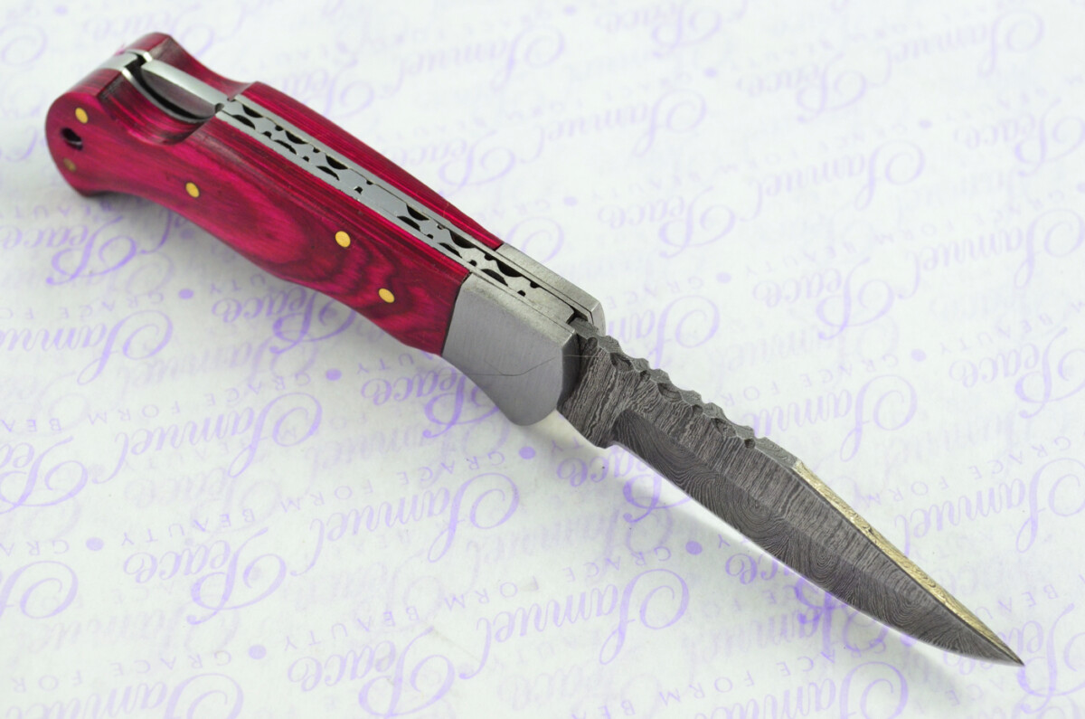 A Handmade Damascus Steel Pocket Knife - Magenta Laminate Wood Scales - Image 5