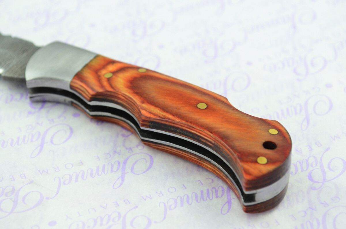 A Handmade Damascus Steel Pocket Knife - Brown Laminate Wood Scales - Image 3