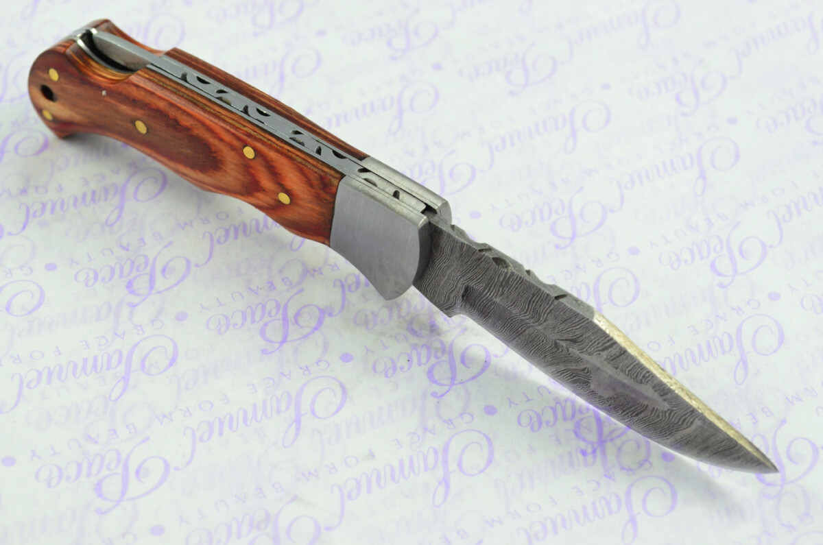 A Handmade Damascus Steel Pocket Knife - Brown Laminate Wood Scales - Image 5