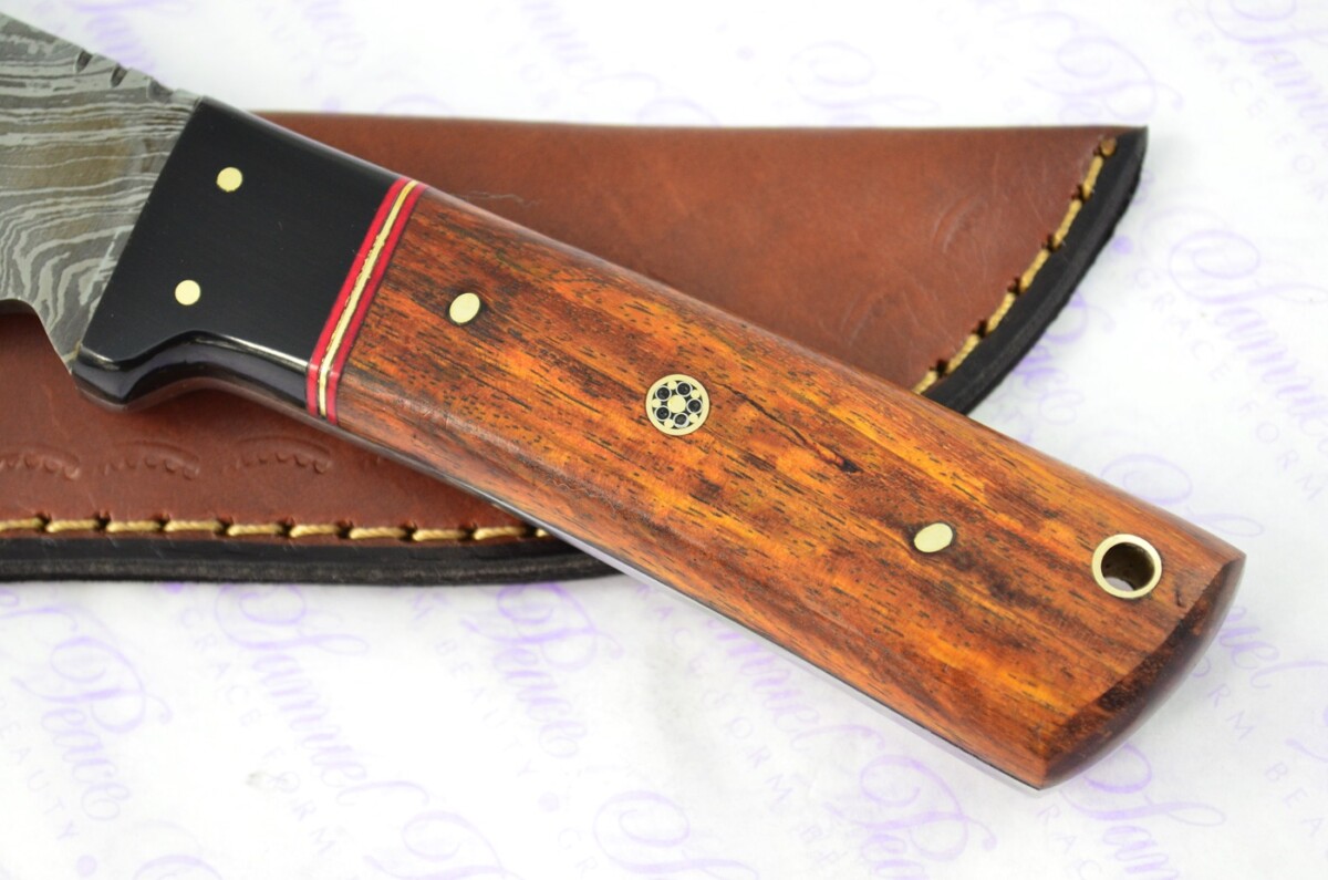 Astounding Damascus Steel Skinning Knife with Rosewood & Buffalo Scales inc Leather Sheath - Image 2