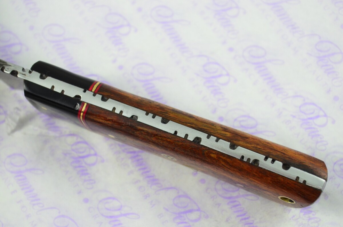 Astounding Damascus Steel Skinning Knife with Rosewood & Buffalo Scales inc Leather Sheath - Image 4