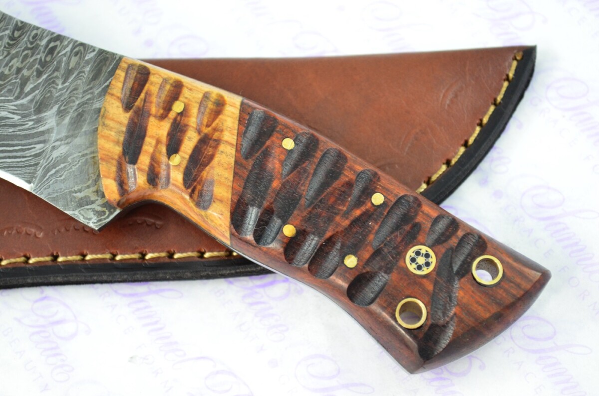 Astounding Damascus Steel Skinning Knife with Rosewood & Olivewood Scales inc Leather Sheath - Image 3