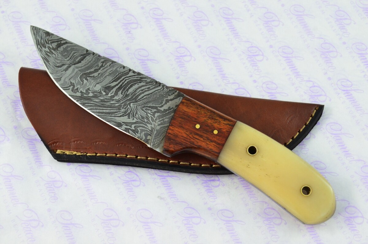 Astounding Damascus Steel Hunting Knife with Camel Bone & Rosewood Scales inc Leather Sheath