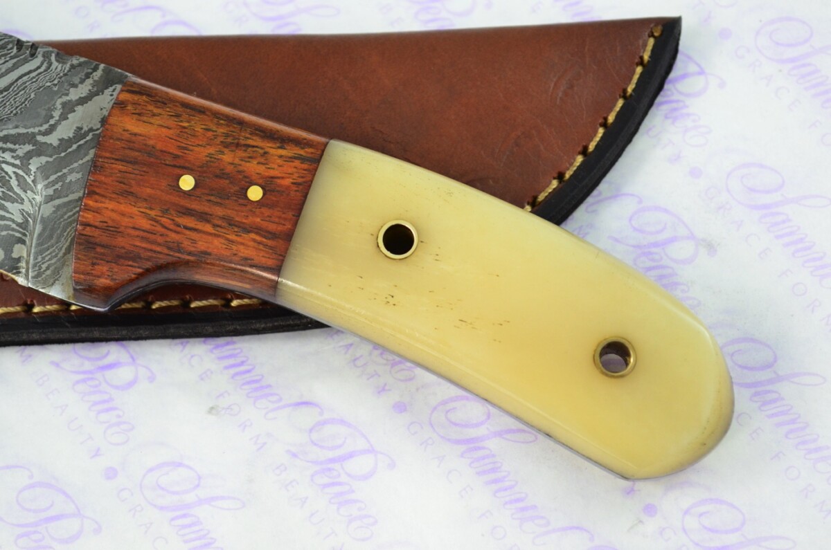 Astounding Damascus Steel Hunting Knife with Camel Bone & Rosewood Scales inc Leather Sheath - Image 2