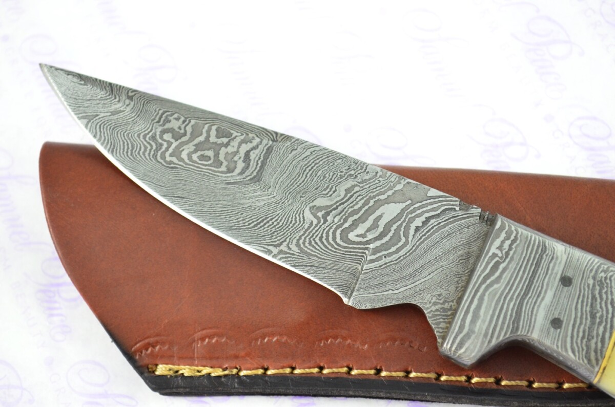 Astounding Damascus Steel Hunting Knife with Camel Bone Scales inc Leather Sheath - Image 3