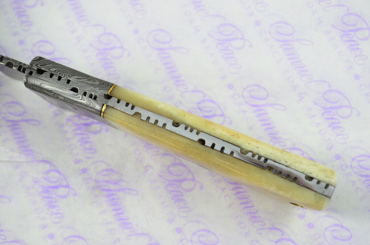 Astounding Damascus Steel Hunting Knife with Camel Bone Scales inc Leather Sheath - Image 4