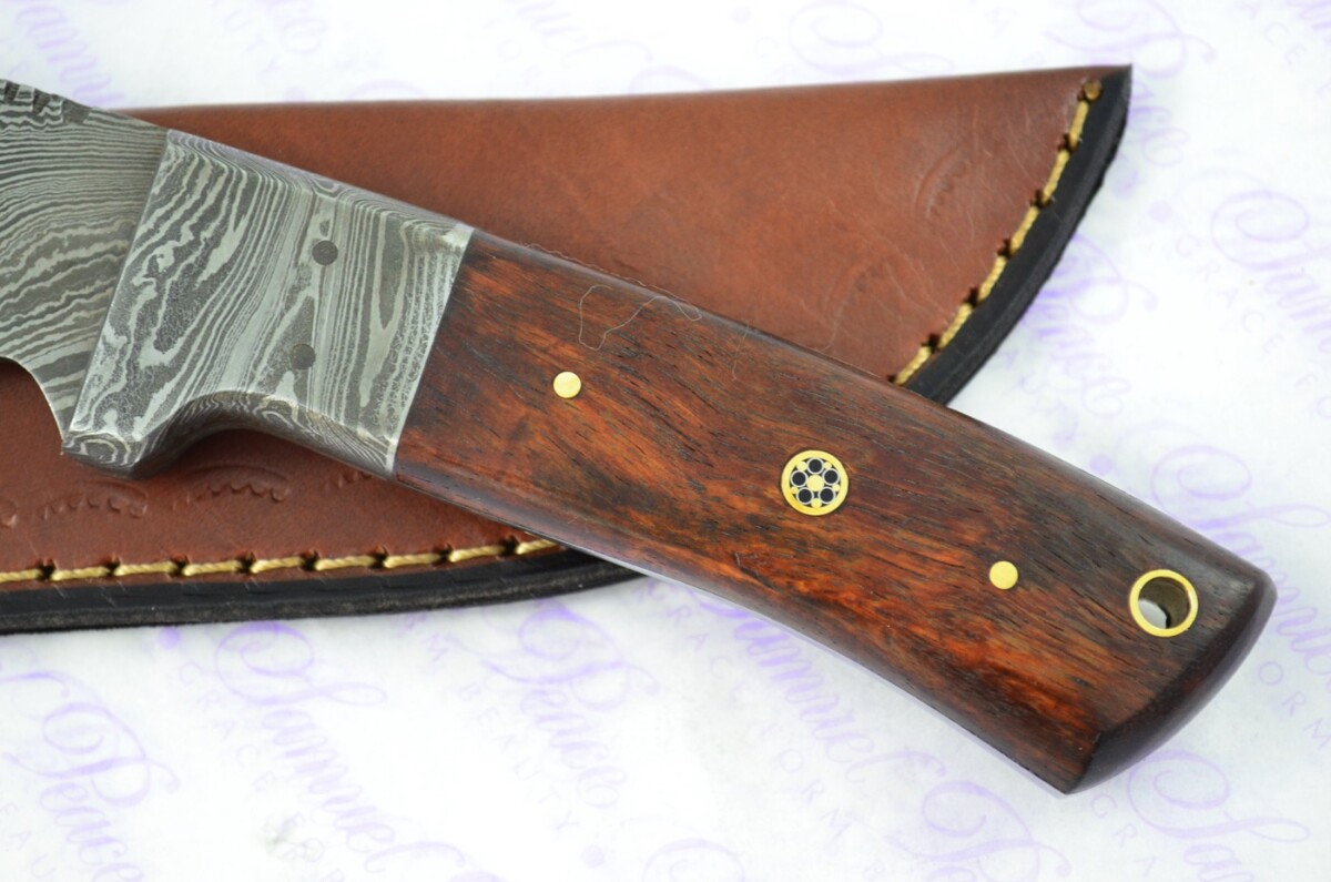 Astounding Damascus Steel Bowie Knife with Roswood Scales inc Leather Sheath - Image 2