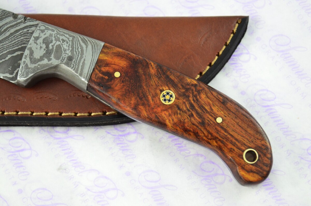Astounding Damascus Steel Bowie Knife with Rosewood Scales inc Leather Sheath - Image 5
