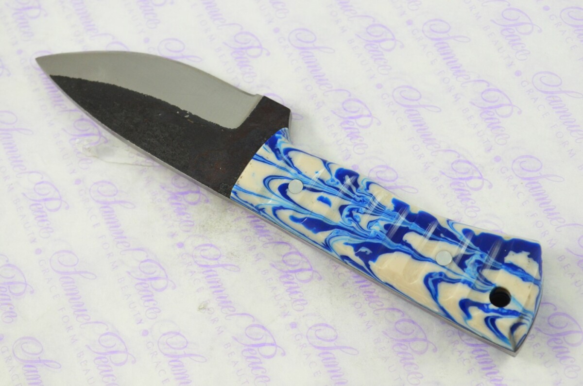 Astounding D2 Carbon Steel Hunting Knife with Resin Scales inc Leather Sheath - Image 6