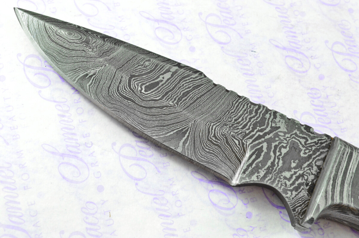 Astounding Damascus Steel Hunting Knife with Olive Wood Scales inc Leather Sheath - Image 7