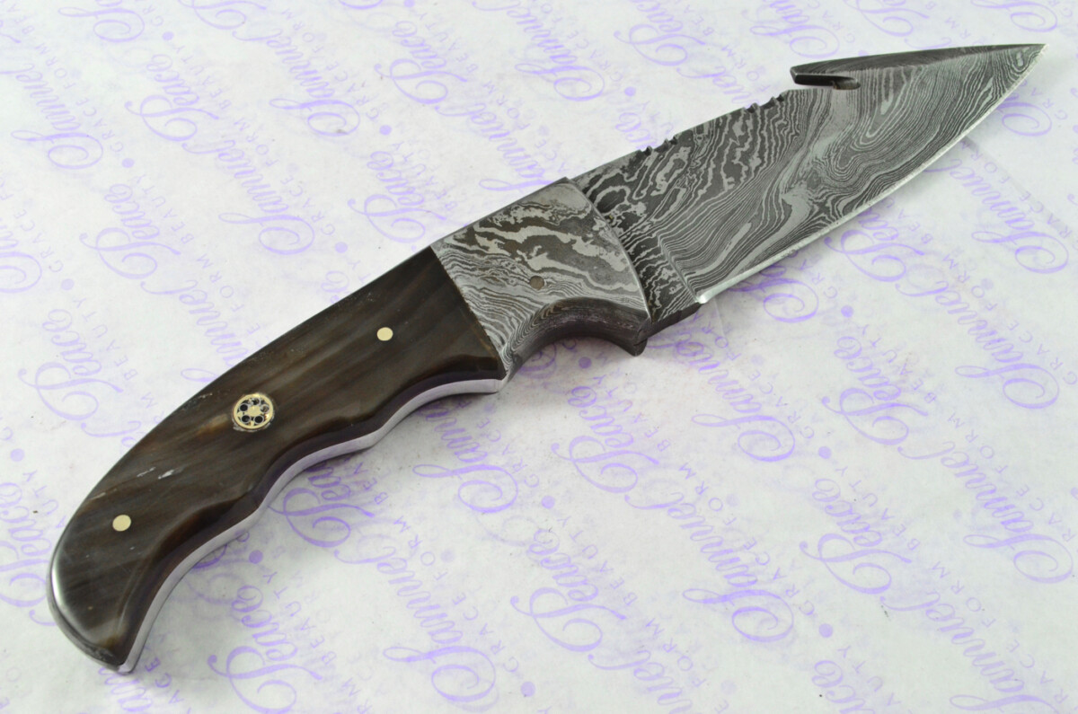 Astounding Damascus Steel Hunting Skinning Knife with Buffalo Horn Scales inc Leather Sheath - Image 3