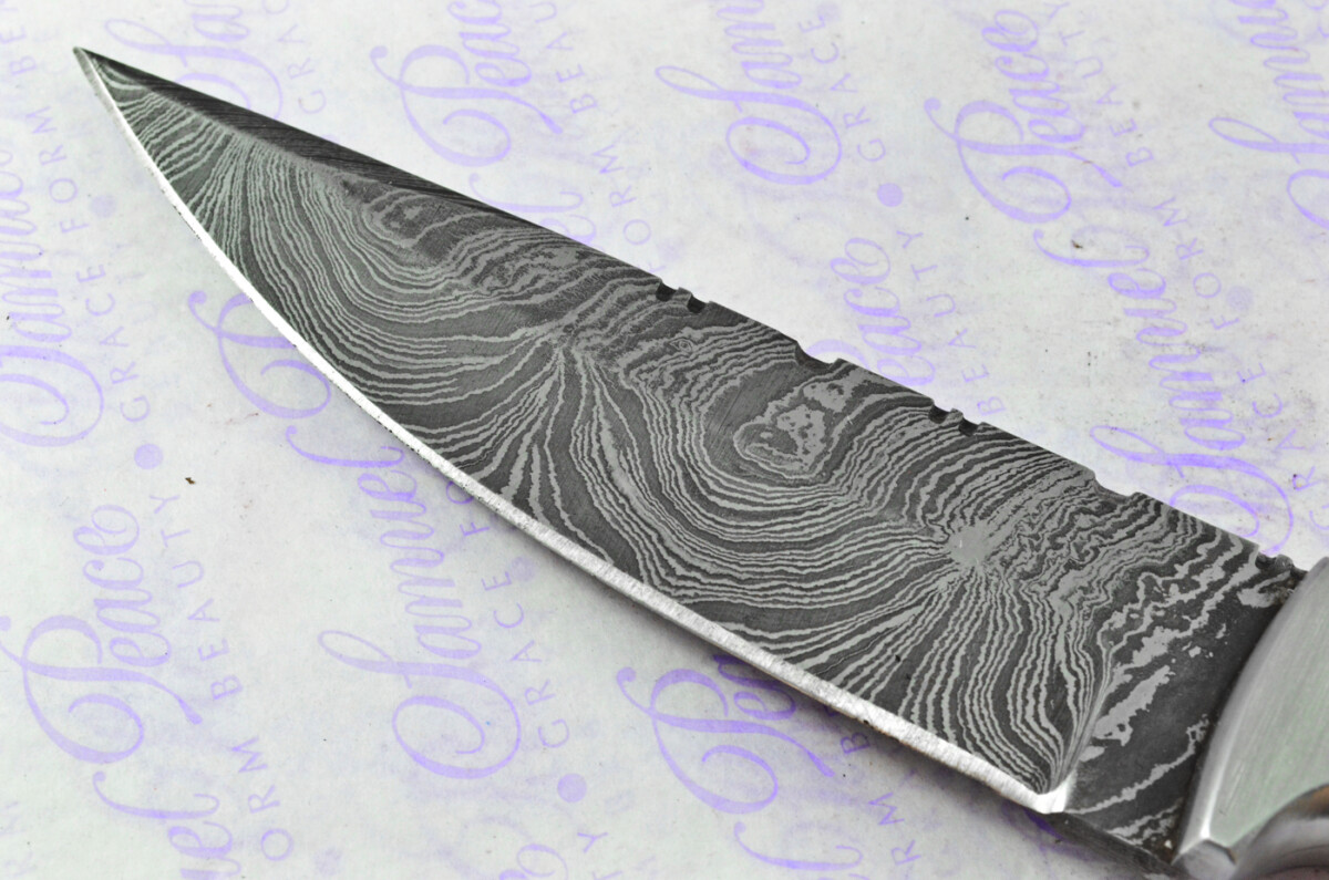 Astounding Damascus Steel Hunting Knife with Rosewood Scales inc Leather Sheath - Image 6