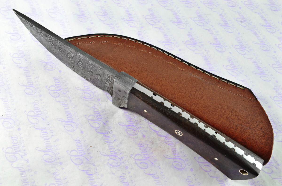 Astounding Damascus Steel Hunting Knife with Straight Back Blade & Rosewood Scales inc Leather Sheath - Image 3