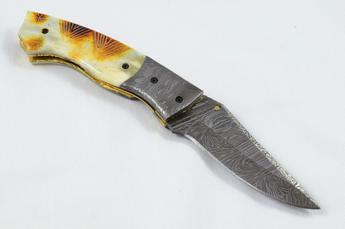 A Beautiful Handmade Damascus Steel Bladed Engraved Camel Bone Scaled Pocket Knife - Image 7