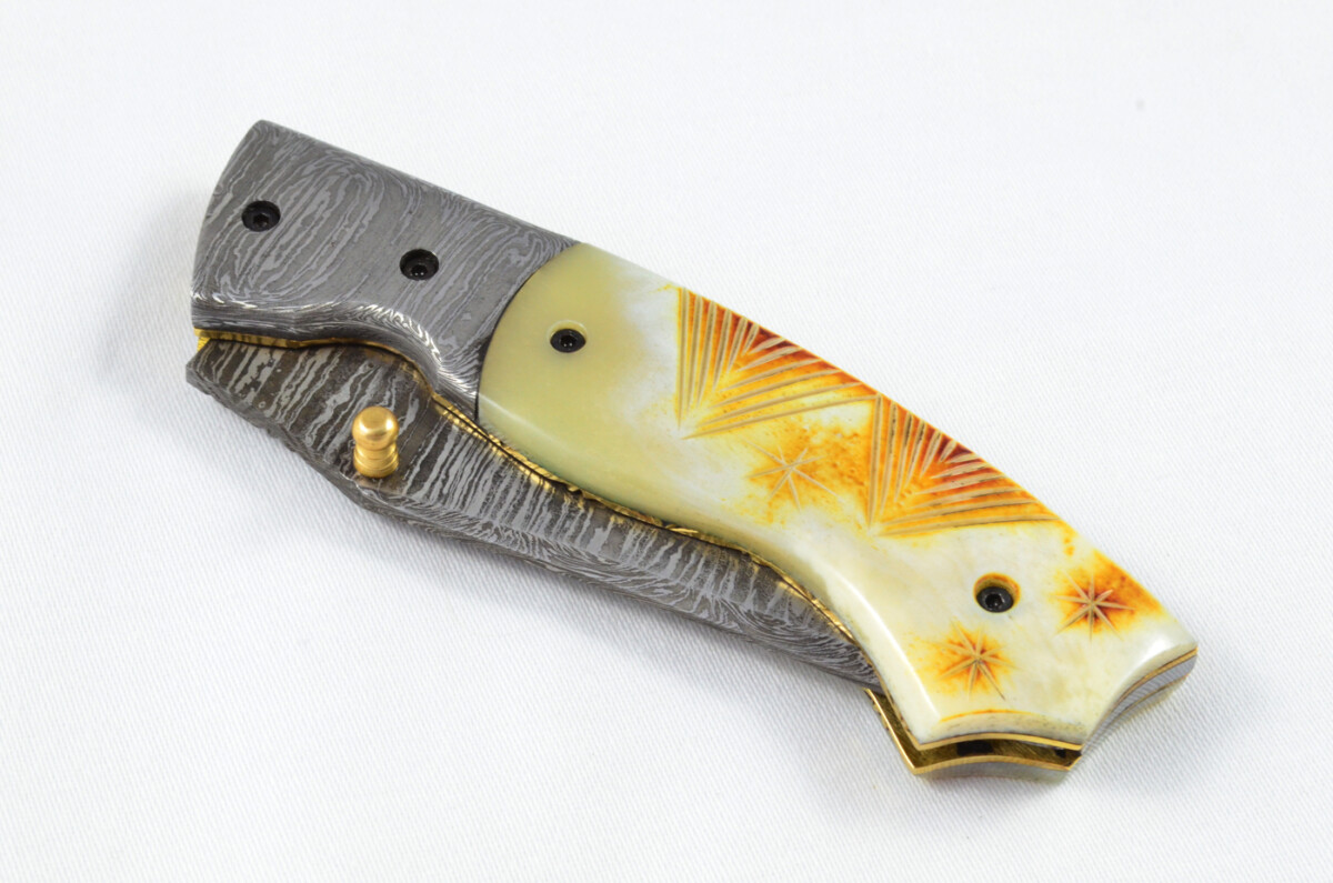 A Beautiful Handmade Damascus Steel Bladed Engraved Camel Bone Scaled Pocket Knife - Image 5