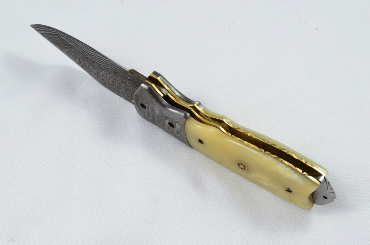 A Beautiful Handmade Damascus Steel Bladed Engraved Camel Bone Scaled Pocket Knife - Image 3