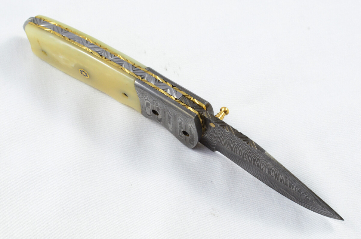 A Beautiful Handmade Damascus Steel Bladed Engraved Camel Bone Scaled Pocket Knife - Image 6