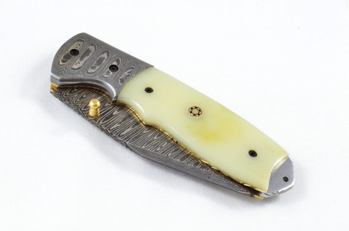 A Beautiful Handmade Damascus Steel Bladed Engraved Camel Bone Scaled Pocket Knife - Image 5