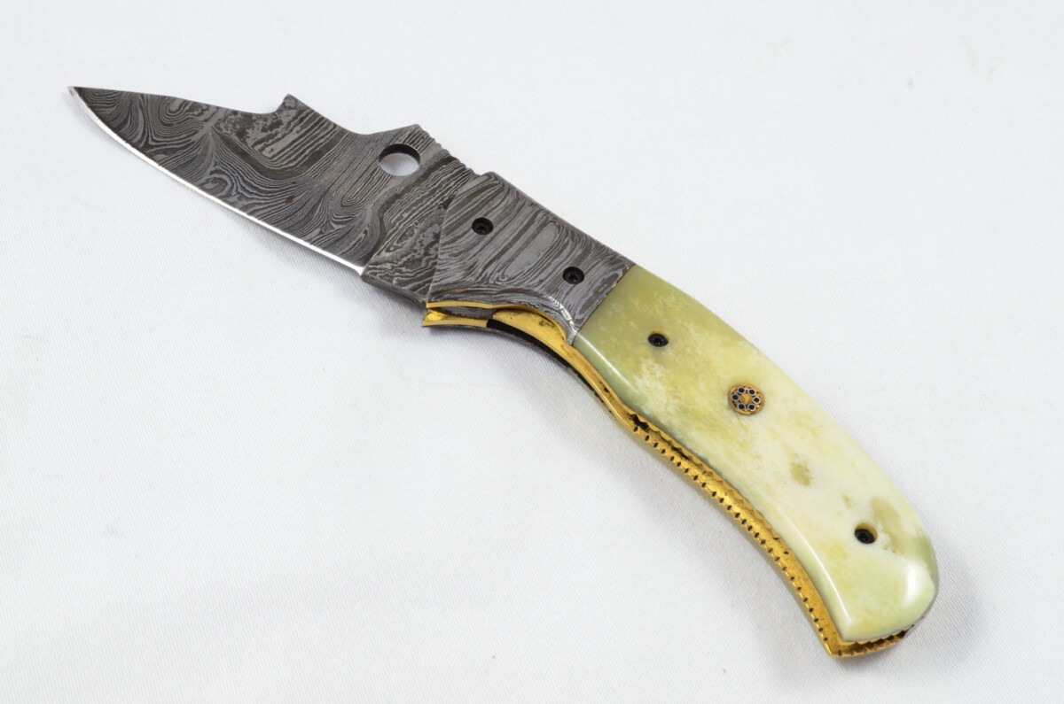 A Beautiful Handmade Damascus Steel Bladed Engraved Camel Bone Scaled Pocket Knife - Image 5