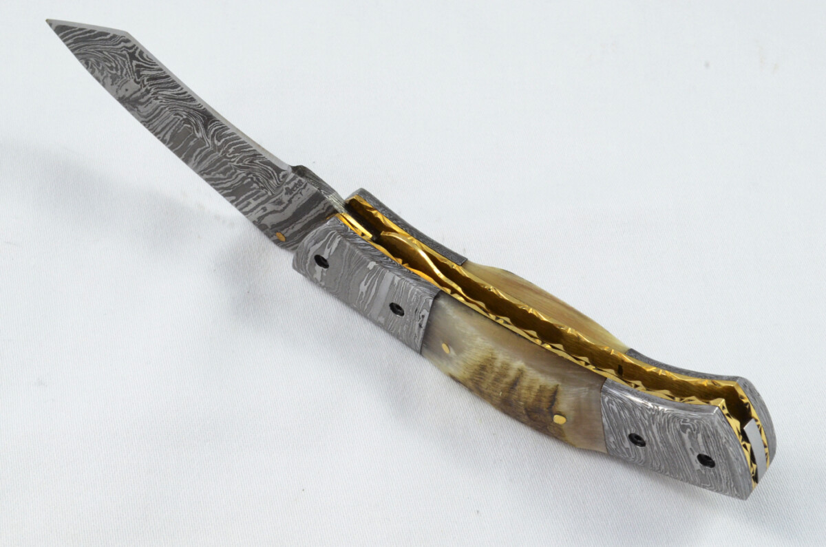 A Beautiful Handmade Damascus Steel Bladed Engraved Rams Horn Scaled Pocket Knife - Image 3