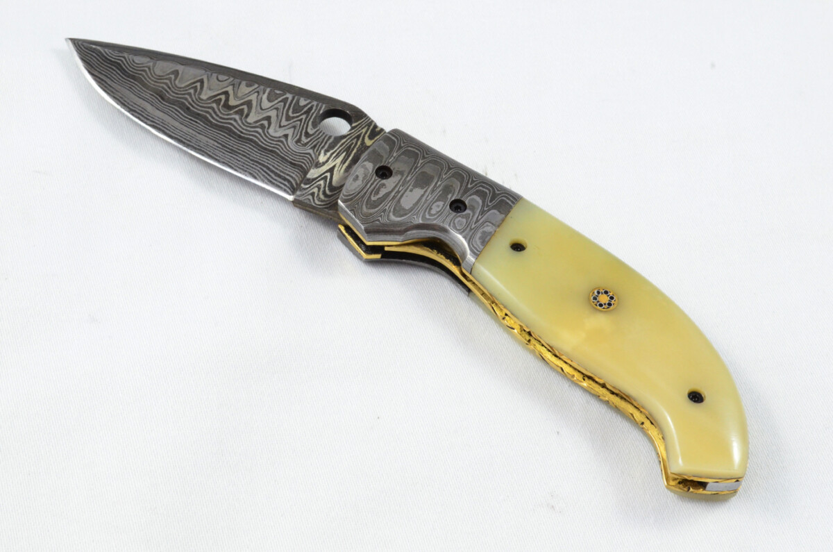 A Beautiful Handmade Damascus Steel Bladed Engraved Camel Bone Scaled Pocket Knife - Image 3