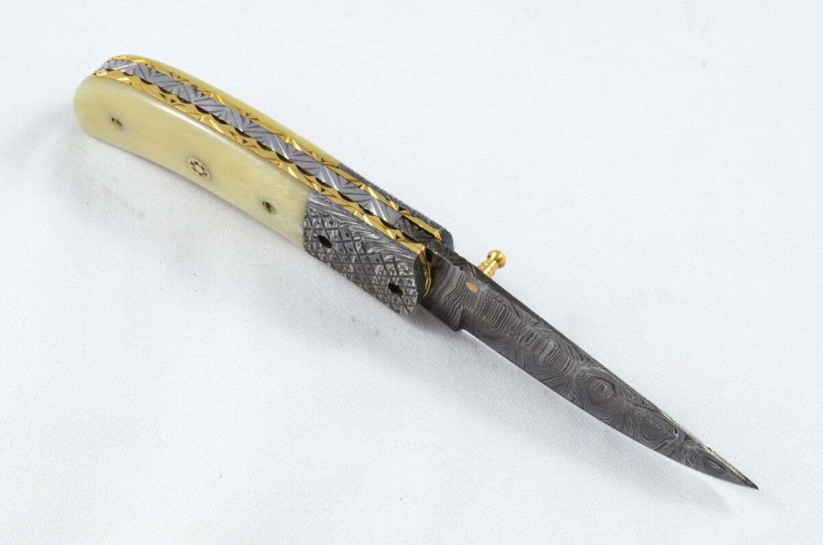 A Beautiful Handmade Damascus Steel Bladed Engraved Camel Bone Scaled Pocket Knife - Image 4