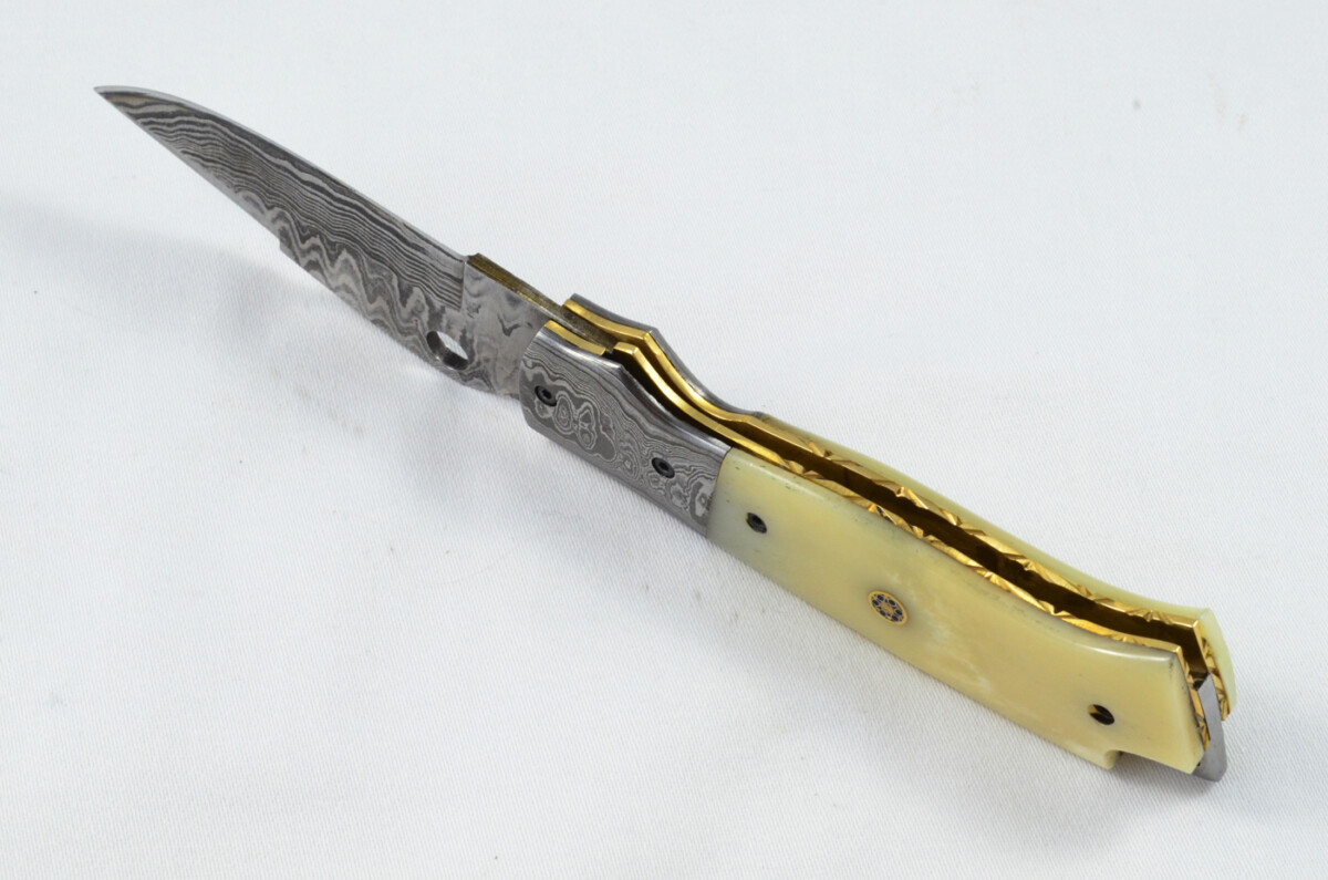A Beautiful Handmade Damascus Steel Bladed Engraved Camel Bone Scaled Pocket Knife - Image 4