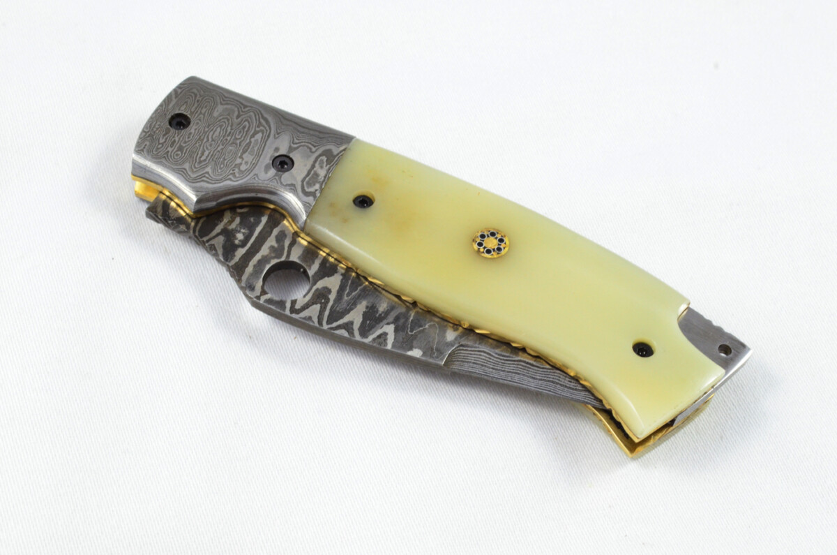 A Beautiful Handmade Damascus Steel Bladed Engraved Camel Bone Scaled Pocket Knife - Image 5