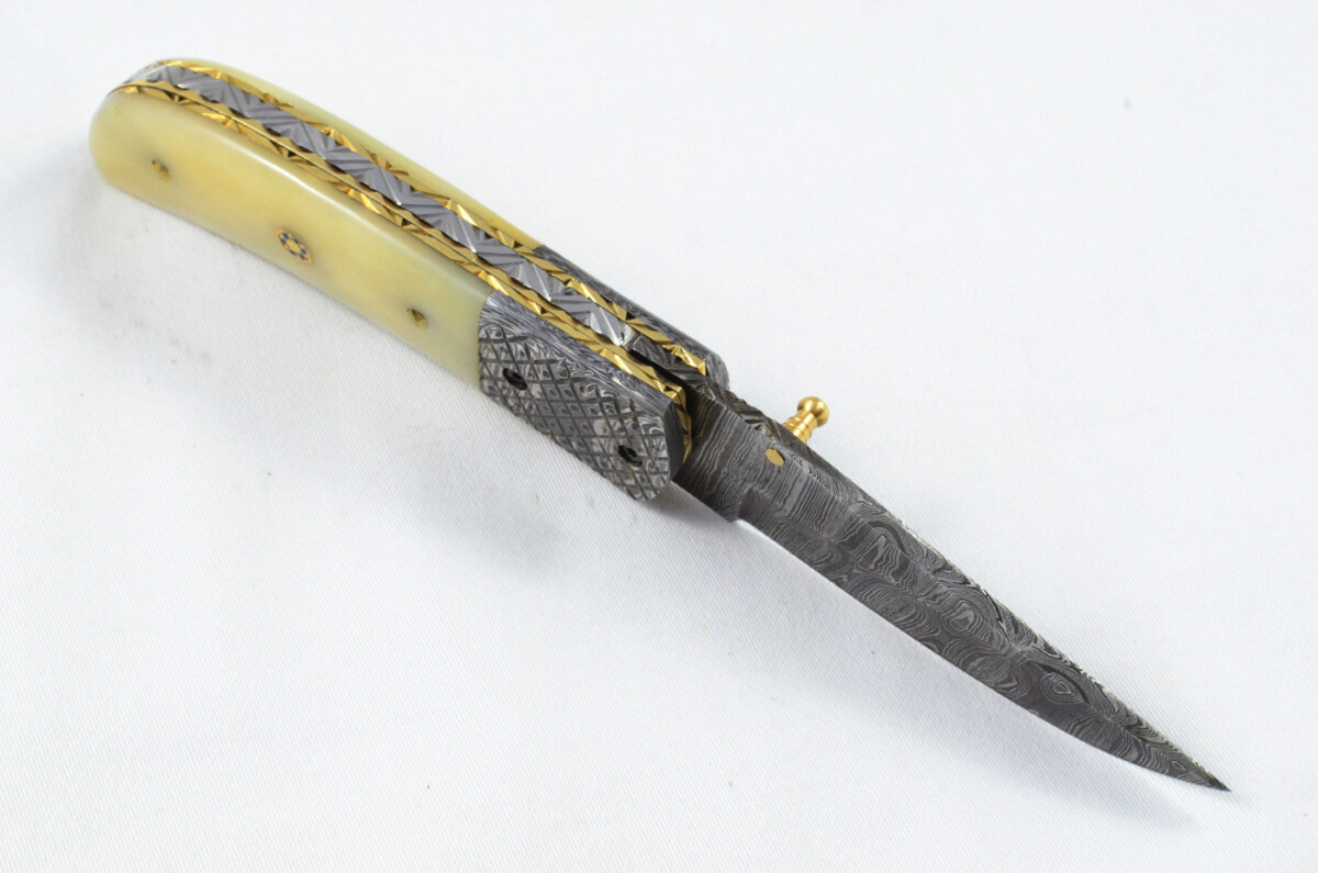 A Beautiful Handmade Damascus Steel Bladed Engraved Camel Bone Scaled Pocket Knife - Image 7