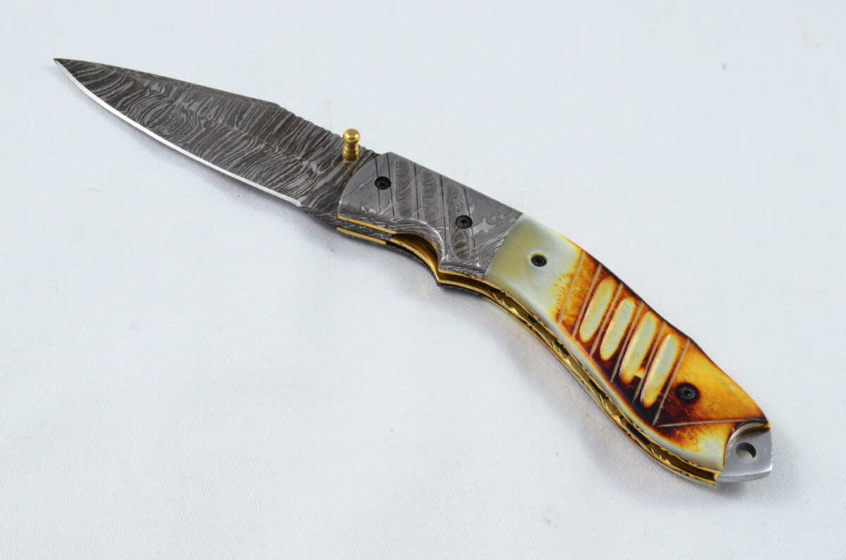 A Beautiful Handmade Damascus Steel Bladed Engraved Camel Bone Scaled Pocket Knife - Image 2
