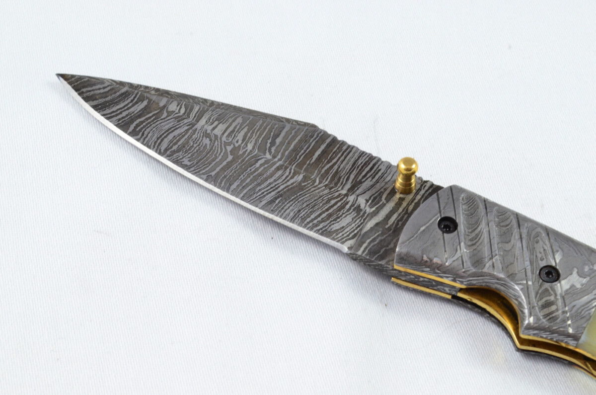A Beautiful Handmade Damascus Steel Bladed Engraved Camel Bone Scaled Pocket Knife - Image 7