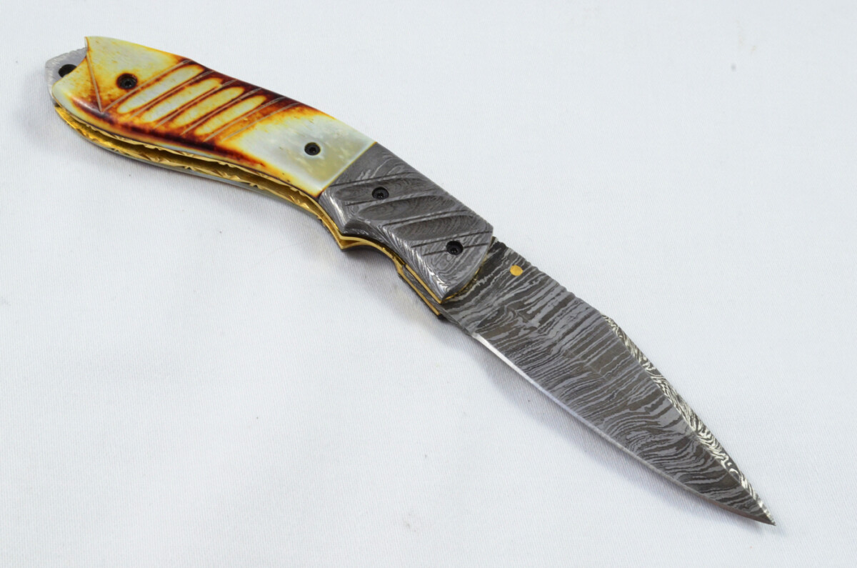 A Beautiful Handmade Damascus Steel Bladed Engraved Camel Bone Scaled Pocket Knife - Image 5