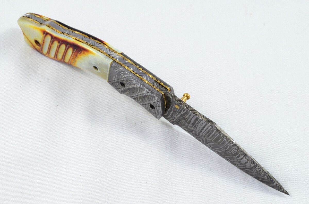 A Beautiful Handmade Damascus Steel Bladed Engraved Camel Bone Scaled Pocket Knife - Image 4