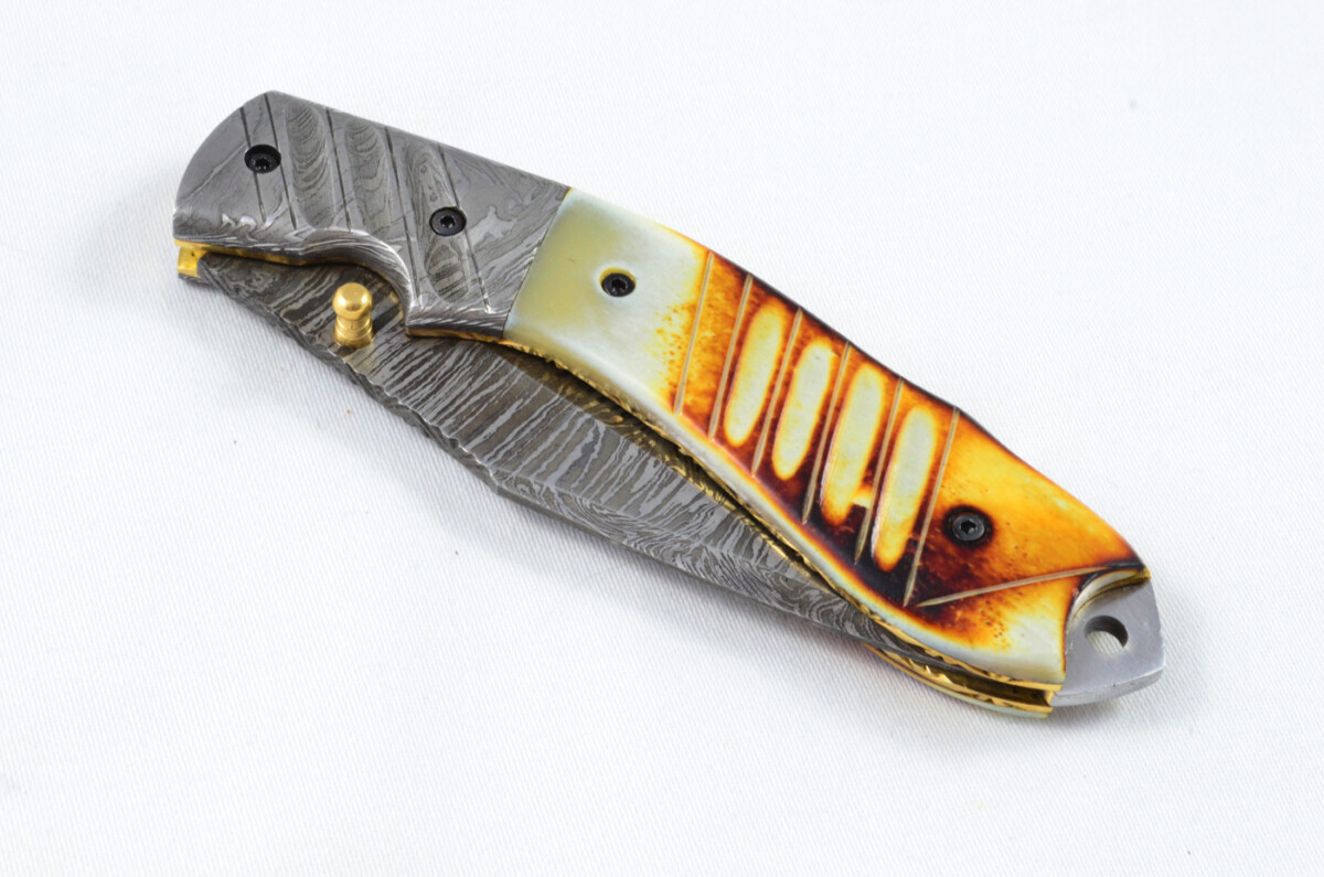 A Beautiful Handmade Damascus Steel Bladed Engraved Camel Bone Scaled Pocket Knife - Image 3