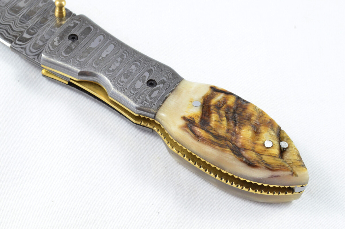 A Beautiful Handmade Damascus Steel Bladed Engraved Rams Horn Scaled Pocket Knife - Image 3
