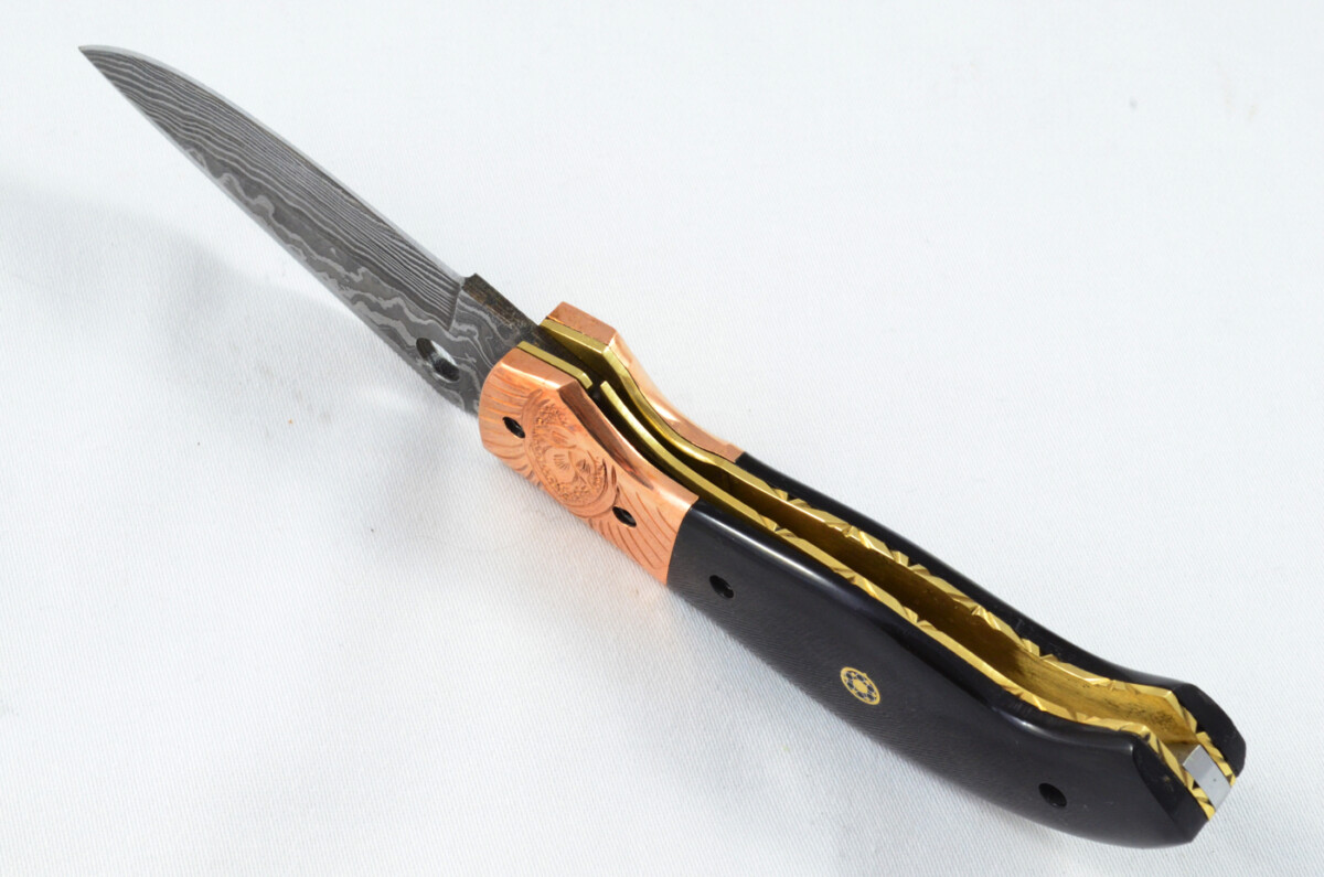 A Beautiful Handmade Damascus Steel Bladed Engraved Buffalo Horn Scaled Pocket Knife - Image 2