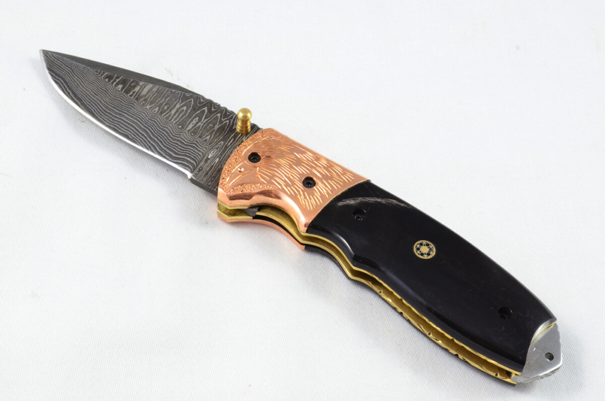 A Beautiful Handmade Damascus Steel Bladed Engraved Buffalo Horn Scaled Pocket Knife - Image 2