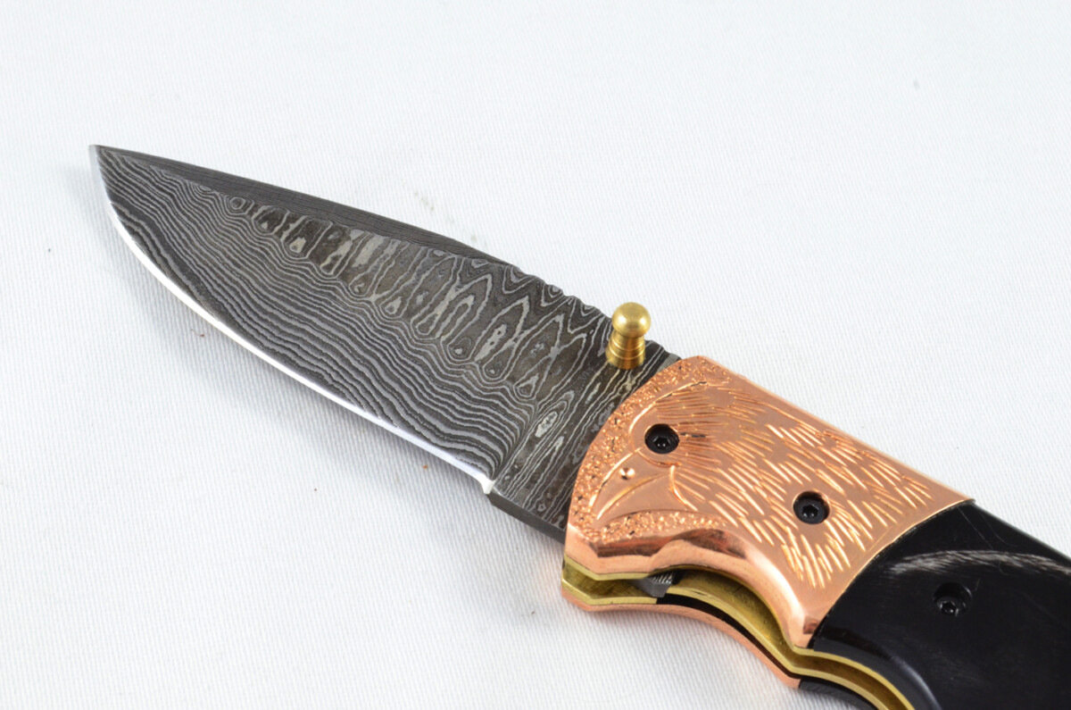 A Beautiful Handmade Damascus Steel Bladed Engraved Buffalo Horn Scaled Pocket Knife - Image 5