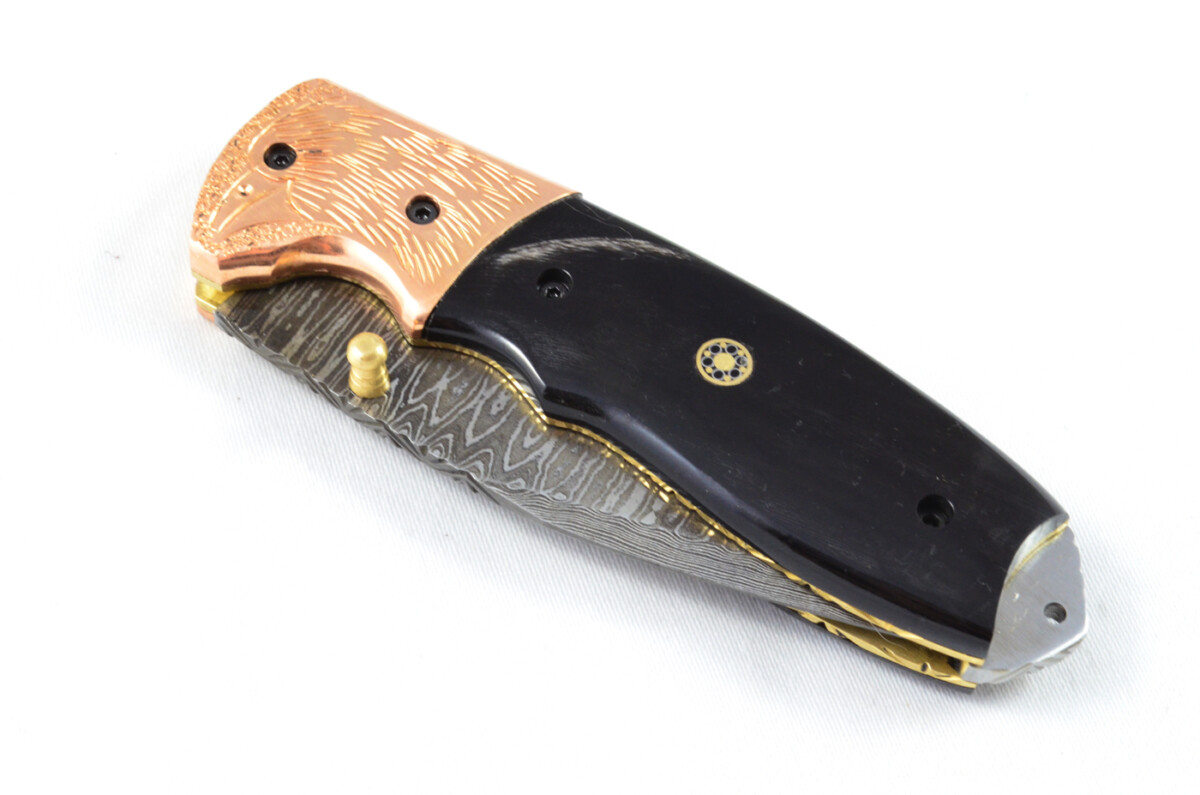 A Beautiful Handmade Damascus Steel Bladed Engraved Buffalo Horn Scaled Pocket Knife - Image 6