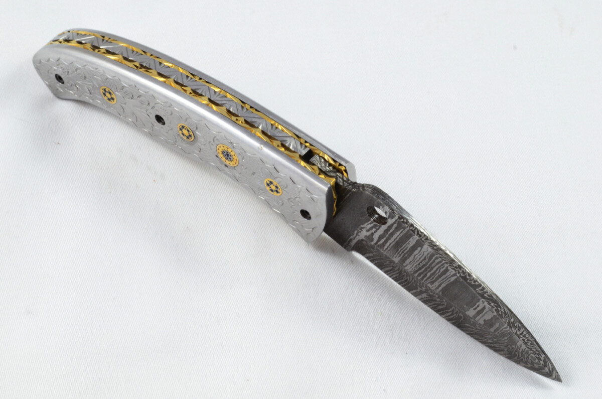 A Beautiful Handmade Damascus Steel Bladed Engraved Aluminium Scaled Pocket Knife - Image 6