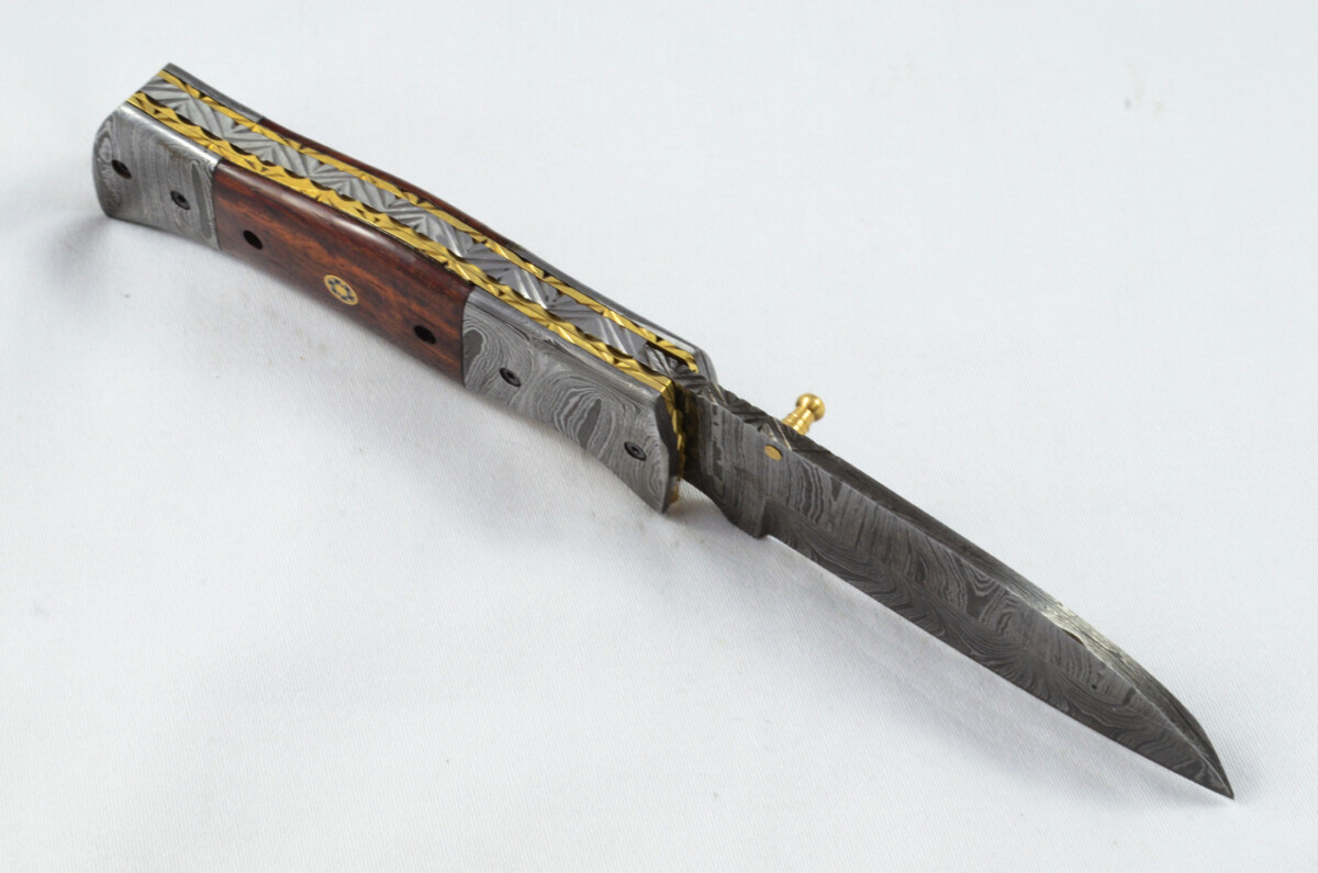 A Beautiful Handmade Damascus Steel Bladed Rosewood Scaled Pocket Knife - Image 5